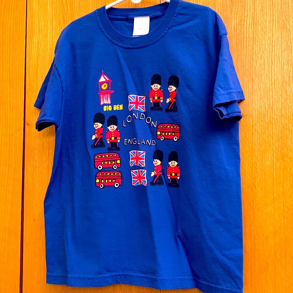 London England boy girl kids size 6 - 8 cotton tourist tee shirt Big Ben red bus